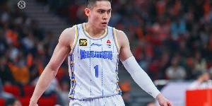 fb体育官方网站-全队唯一上双！陈盈骏半场8中3拿到10分1板2助