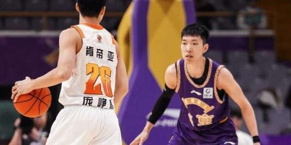 自作孽！将球队三分王打入“冷宫”，重用亲信，把强队带成了鱼腩